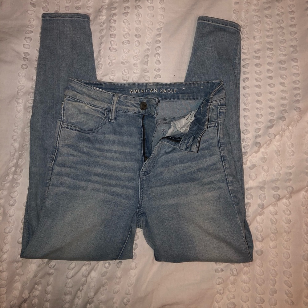 AE light wash jeans